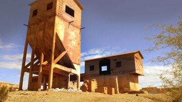 Una mina arrasada por el tiempo y el vandalismo