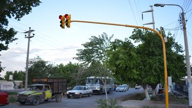 La calle 5 y Vidart estrenó semáforos