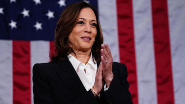 Primeras palabras de Kamala Harris tras la renuncia de Biden a la candidatura: Haré todo...