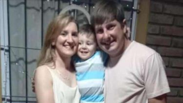 Martino con sus padres.