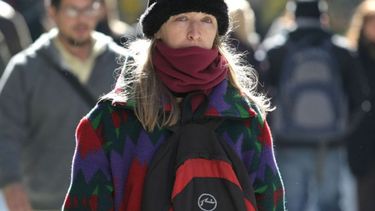 Máxima de 15º y rige un alerta por vientos intensos