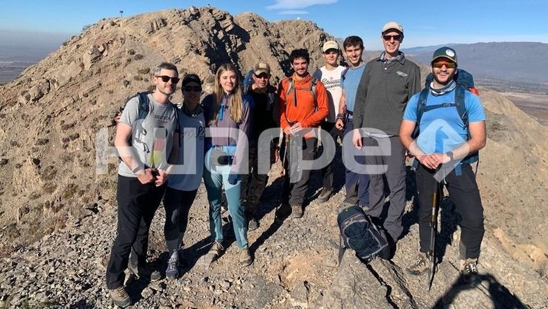 Segundo, de derecha a izquierda. El padre de Julia Horn en el Tres Marías. Foto: gentileza Diario Huarpe.