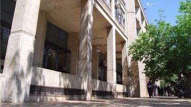 El mismo delito, uno en una clínica y otro en un colectivo y dos caminos diferentes en la justicia de San Juan