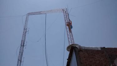 Consecuencia del viento Sur: se le cayó una antena a reconocida radio sanjuanina