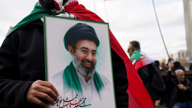 Trump afirma que el ayatollah Mojtaba Khamenei podría ser gay