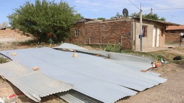 Así quedaron los departamentos que se les volaron los techos en Chimbas