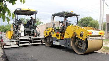 En imágenes: así pavimentan los barrios Costa Canal I y II