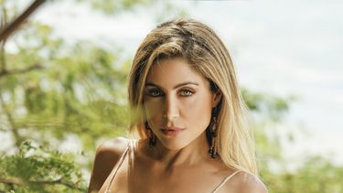 La sanjuanina Naty Baccino revoluciona Panamá con un calendario infernal