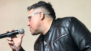 Diego Godoy, alias El Pacha, el rawsino que le hace tributo al cantante cordobés Loco Amato