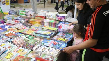 Una multitud dijo presente en el arranque de la tradicional Feria del Libro de Rawson
