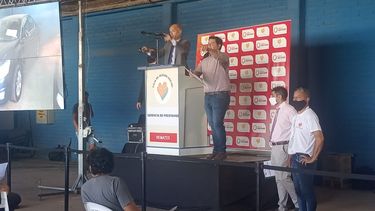 Remate del Gobierno: el auto que usó Uñac, la presencia de un diputado y el temporal