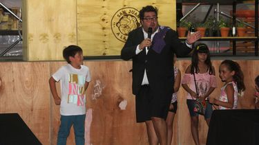 Volvé a reír con Darío Barassi en la FNS