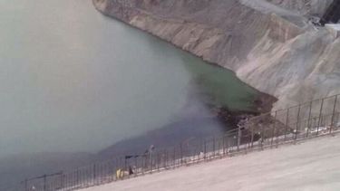 El Gobierno aclaró que la mancha en Punta Negra “no es tóxica”