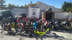 Seis detenidos, 20 motos secuestradas y allanamientos de talleres clandestinos en Caucete, tras picadas ilegales Seis detenidos, 20 motos secuestradas y allanamientos de talleres clandestinos en Caucete, tras picadas ilegales