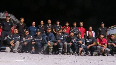 Bomberos sanjuaninos ayudan a combatir dañinos incendios en Mendoza