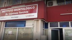 Denuncian que en la oficina de un centro médico público, un administrativo mantenía relaciones sexuales