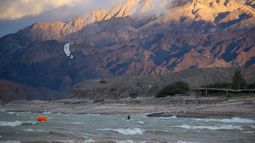 Viento, bocinazos como aplausos y una tarde a puro kite: así se vivió el último día de la Big Air Viento, bocinazos como aplausos y una tarde a puro kite: así se vivió el último día de la Big Air