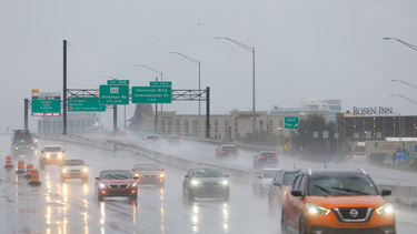 Alerta: el huracán Milton, de categoría 4, amenaza con generar varios tornados en el centro y sur de Florida, poniendo en riesgo a millones de personas