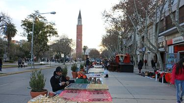 Artesanos molestos por la nueva ubicación que le designaron