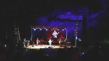 Gran marco de público en el cierre de la Fiesta de la Semilla y la Manzana