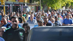 El paro en el transporte tuvo un fuerte impacto el 26 de abril último. Choferes sanjuaninos marcharon.&nbsp;