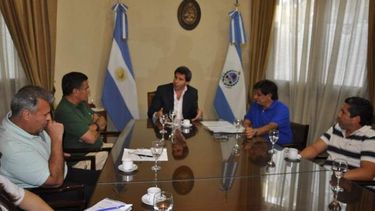 Uñac adelantó que no habrá negociación diferenciada con los trabajadores de la salud