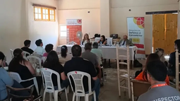 Una de las audiencias de Defensa al Consumidor lideradas por Fabiana Carrizo en Calingasta por problemas con la telefonía. Una de las audiencias de Defensa al Consumidor lideradas por Fabiana Carrizo en Calingasta por problemas con la telefonía.