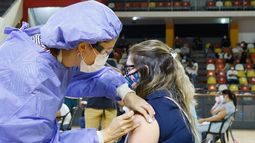 Exitoso inicio de vacunación en San Juan: ya se colocaron 1.235 dosis contra el coronavirus