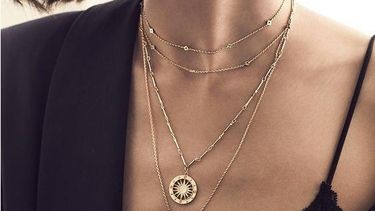 Cómo usar varios collares al mismo tiempo y que te quede perfecto