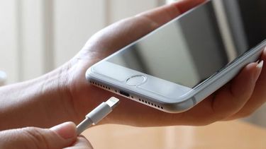 Especialistas ofrecieron 10 consejos a tener en cuenta para evitar explosiones de celulares y cargadores.