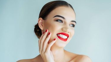 Cuál es la parte de tu rostro que debes cuidar para verte más joven