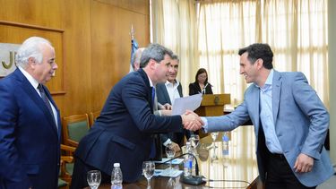 Entregaron maquinaria a centros de tratamiento de residuos sólidos urbanos municipales