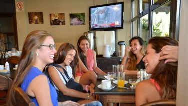 Las candidatas a Reina del Sol empezaron la concentración