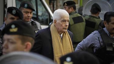 El abogado de Menéndez dice que el represor está muy grave