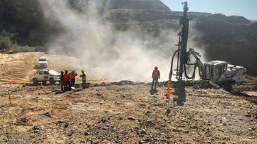 La primera voladura para abrir los accesos al Túnel de Zonda se dio este lunes y se vienen más.&nbsp;