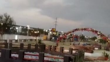 Video: intensa caída de granizo en el predios Costanera, en la previa del cierre de la FNS