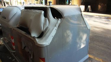 Durante la noche quemaron nuevamente contenedores de residuos