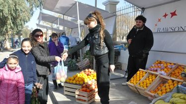 Arrancó la Feria Itinerante de Verduras, Frutas y Agroindustrias