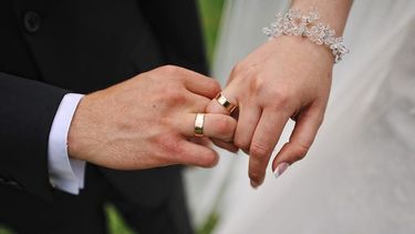 Los sanjuaninos prefieren la convivencia: 400 bodas menos en un año