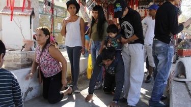 Gran cantidad de promesantes llegan a la Difunta Correa