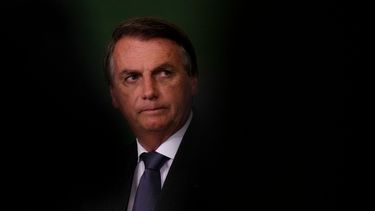 Antes de irse, Bolsonaro buscar dejar en manos privadas la energía de Brasil