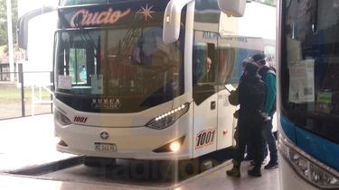 Micro con destino a San Juan: indignación de pasajeros que viajaron junto al rosarino con Covid-19
