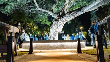 Capital inauguró la puesta en valor de la plaza Los Álamos