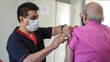 En el primer día de campaña, 200 mayores de 65 años recibieron la vacuna antigripal