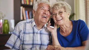 Organizan una mateada para celebrar el Día de los Abuelos en San Juan
