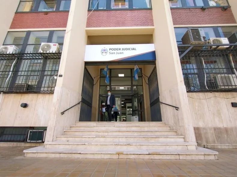 Cómo se dividió el poder en el Ministerio Público Fiscal ante la ausencia  de Quattropani