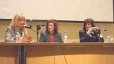 Reflexionan sobre nuevo rol de la feminidad