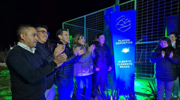 San Martín inauguró un playón deportivo en un homenaje a un ciclista.