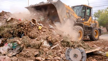 En Capital un enorme basural tuvo que ser allanado para limpiarse