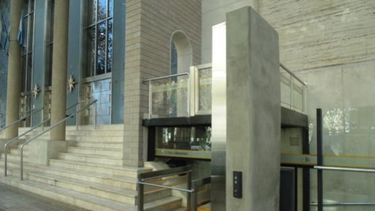 Ascensor automatizado en la casa matriz de Banco San Juan